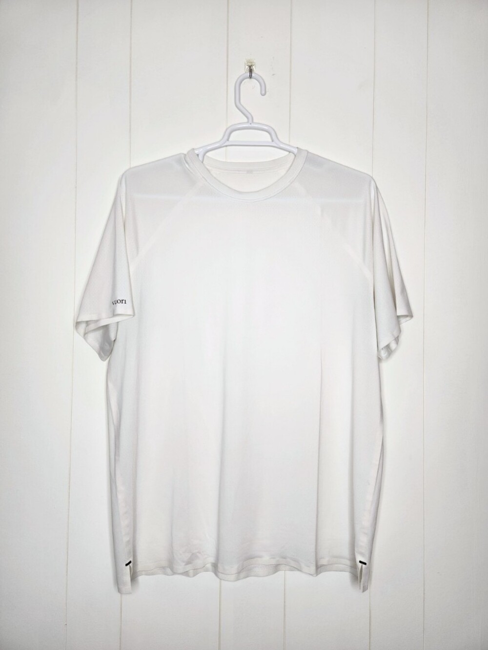 Vuori Men's White Viewpoint Performance Short Sleeve Shirt Size XXL?